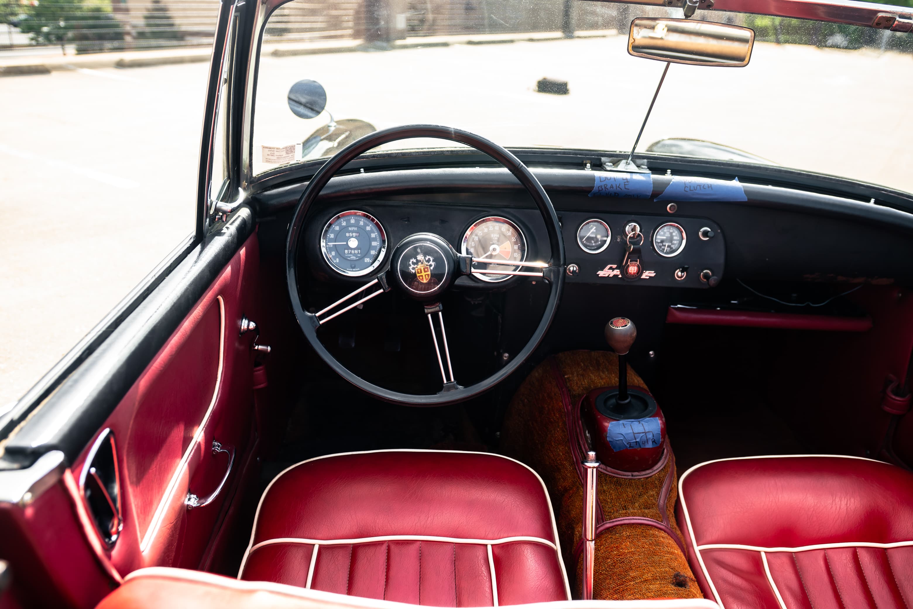 Austin Healy BJ8 Interior