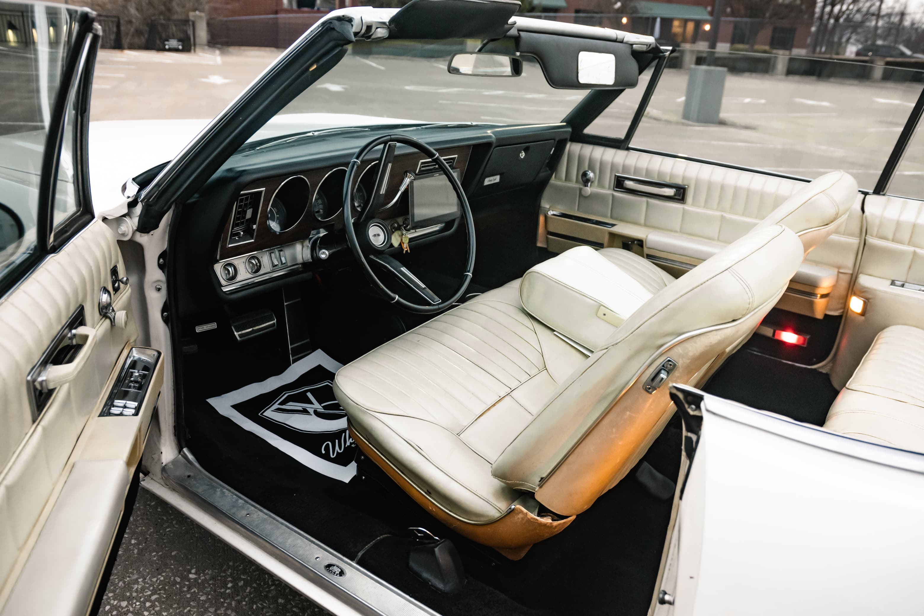 Oldsmobile Ninety Eight Interior