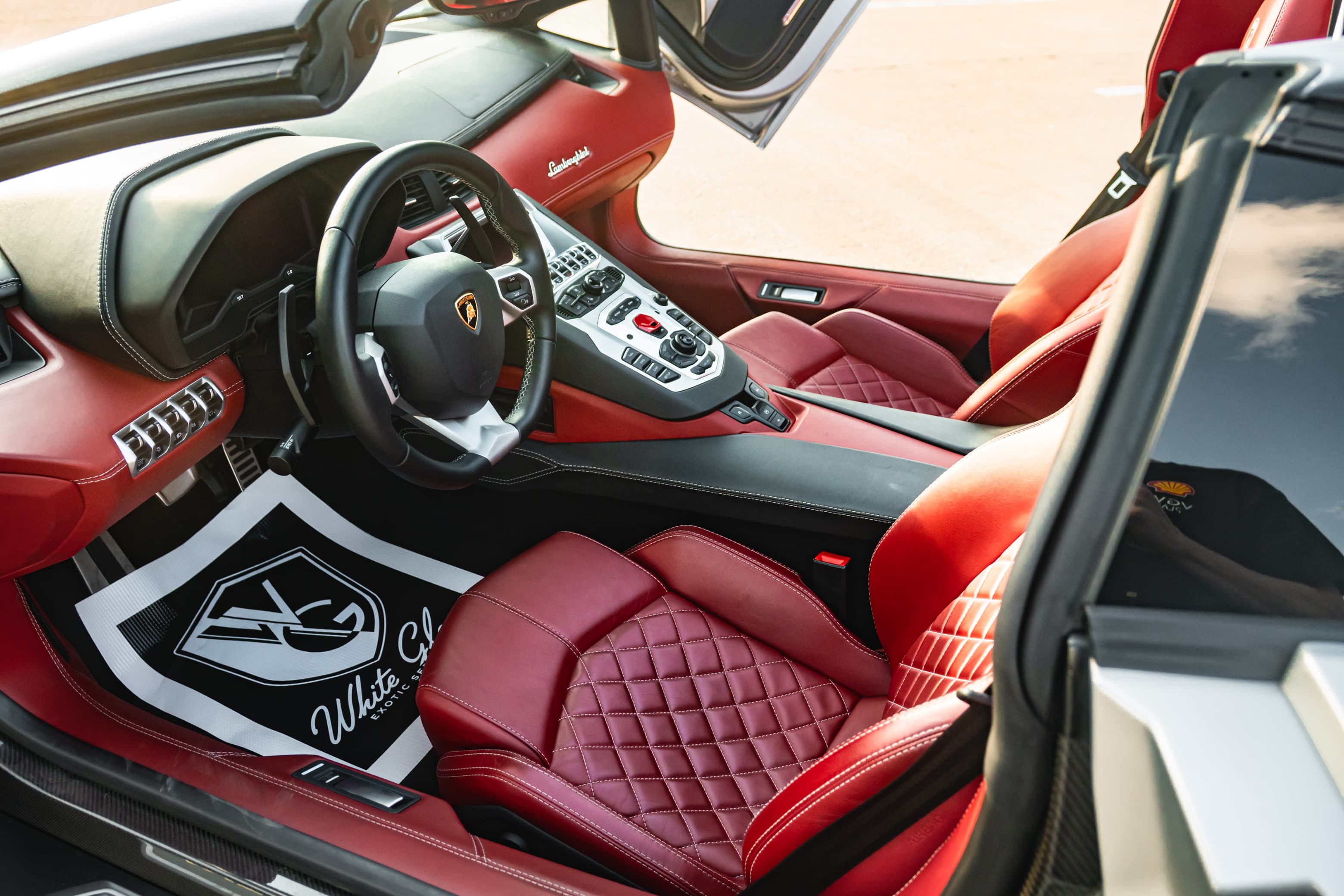 Lamborghini Aventador Interior