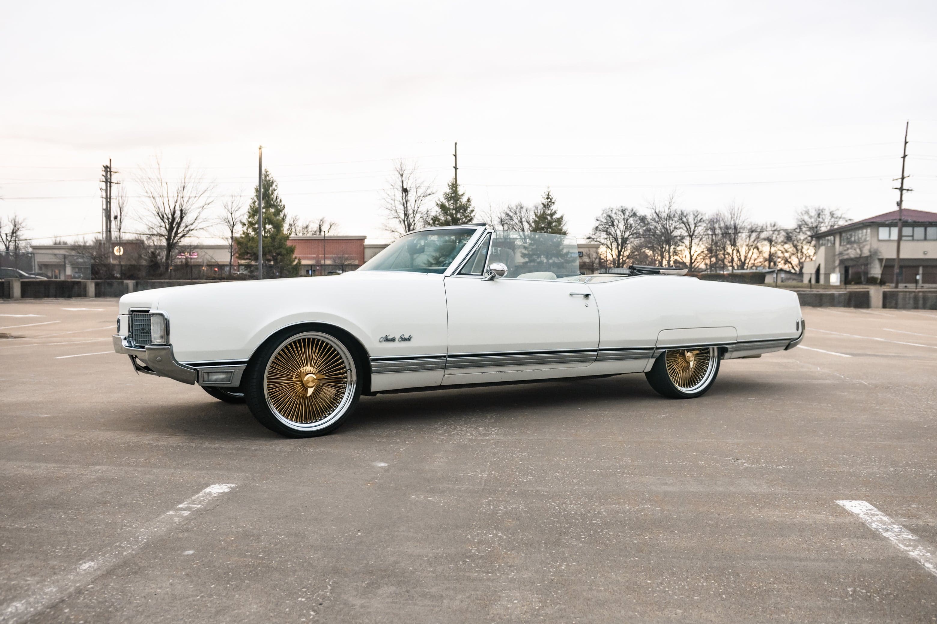 1968 Oldsmobile Ninety Eight - Photo 2